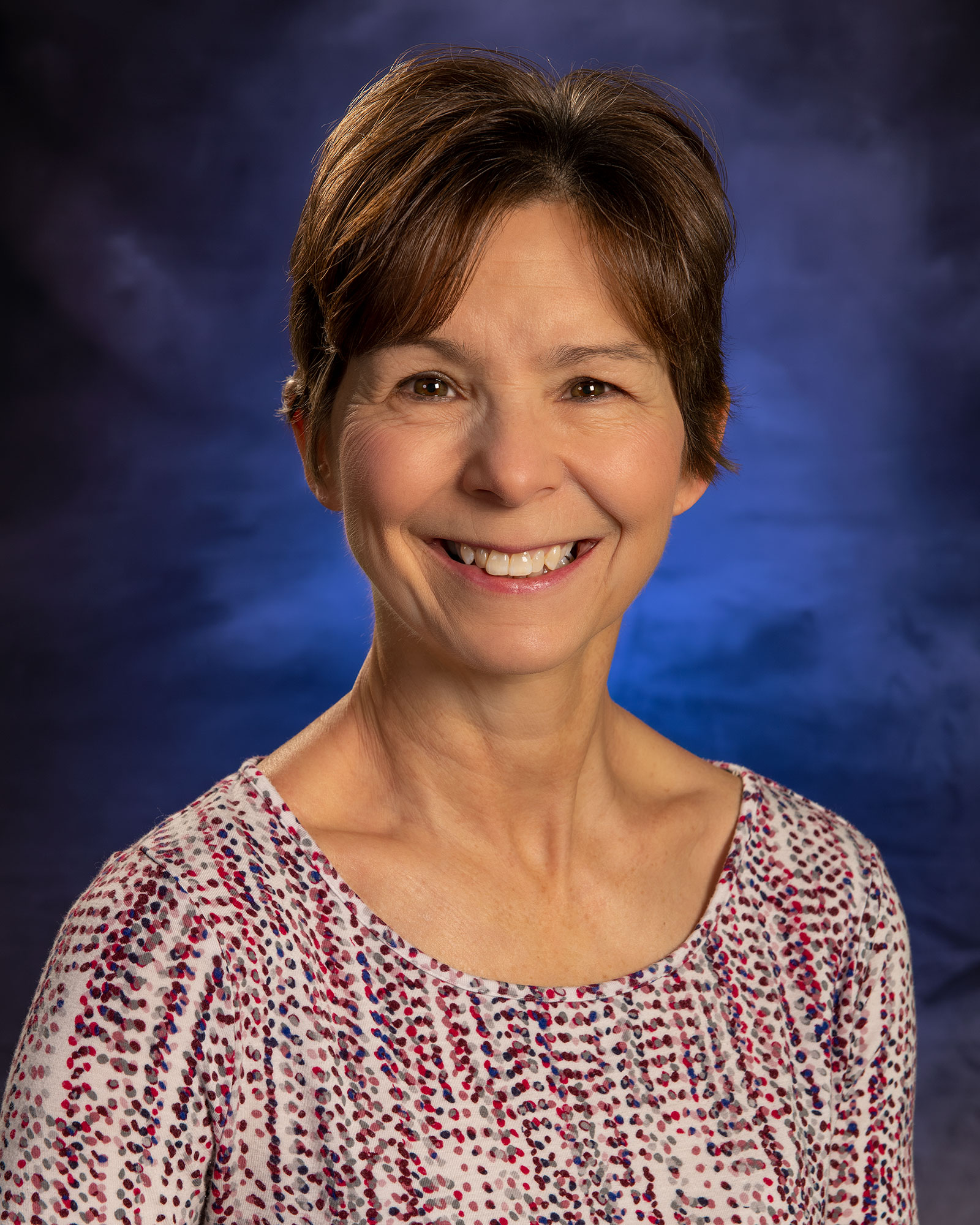 Ruth Casper, 易胜博 Instructor