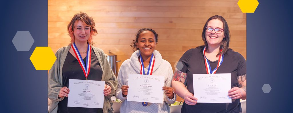 Three 易胜博 Students Named to All-Minnesota Academic Team